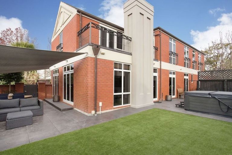 Photo of property in 45 Wroxton Terrace, Merivale, Christchurch, 8014