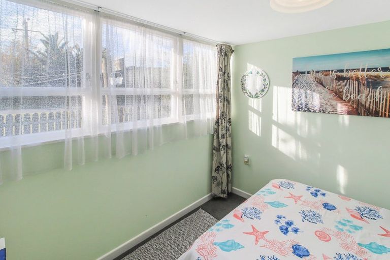 Photo of property in 2 Hennessy Street East, Foxton Beach, Foxton, 4815