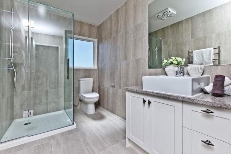 Photo of property in 188 Whangaparaoa Road, Red Beach, 0932