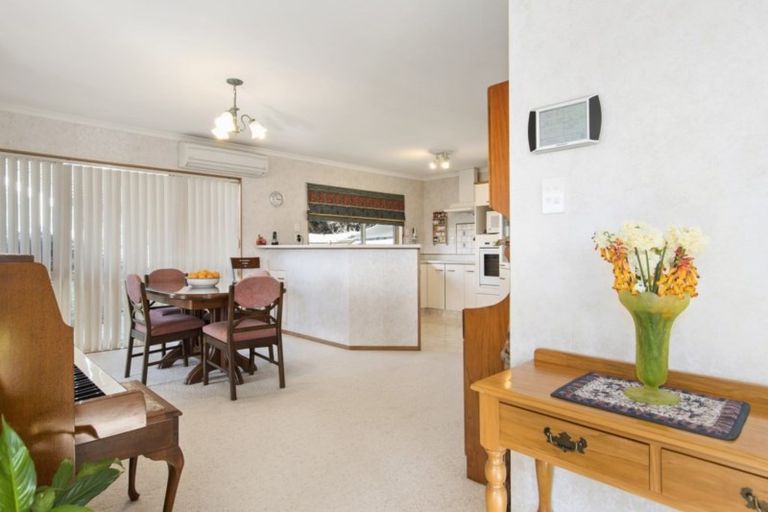 Photo of property in 17 Pampas Grove, Welcome Bay, Tauranga, 3112