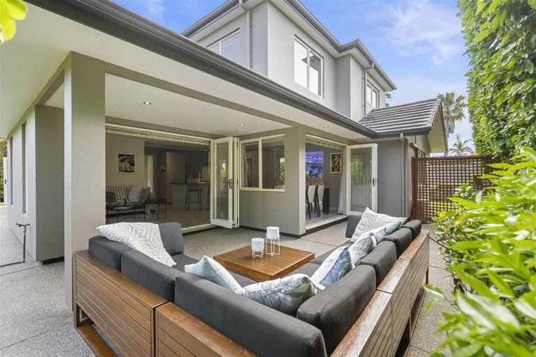 Photo of property in 7 Tranquility Rise, Mellons Bay, Auckland, 2014