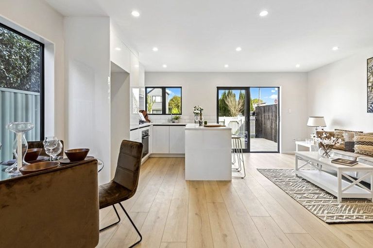 Photo of property in 647a Te Atatu Road, Te Atatu Peninsula, Auckland, 0610