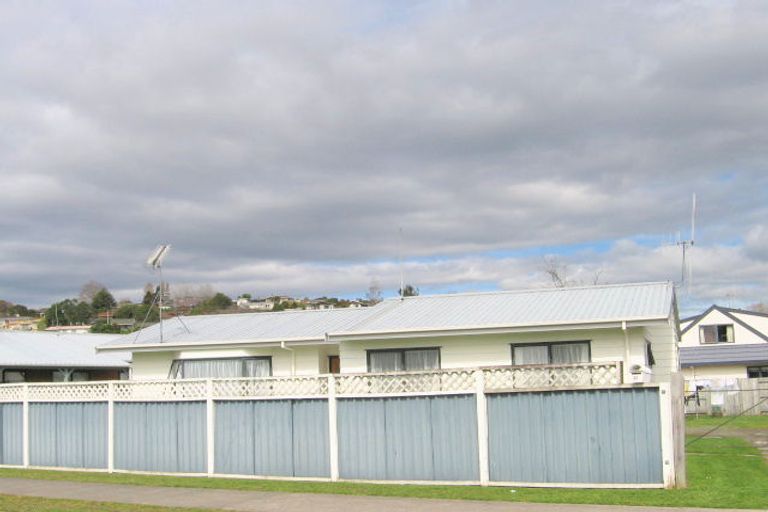 Photo of property in 21 Solomon Street, Brookfield, Tauranga, 3110