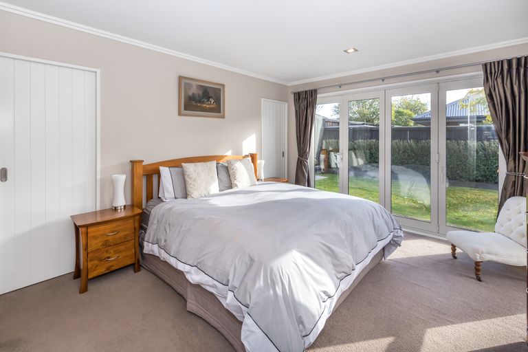 Photo of property in 12 Holbrook Way, Westmorland, Christchurch, 8025