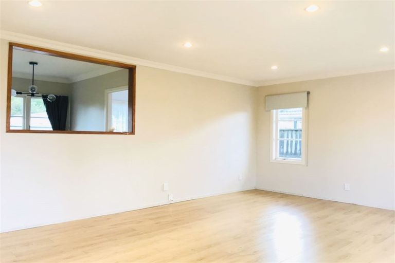 Photo of property in 15 Ayrton Street, Te Atatu South, Auckland, 0610