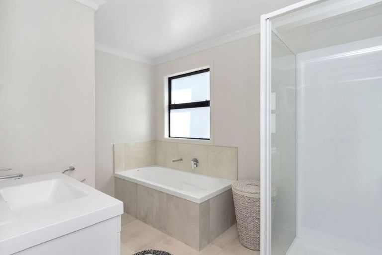 Photo of property in 20 Naeo Close, Papamoa Beach, Papamoa, 3118