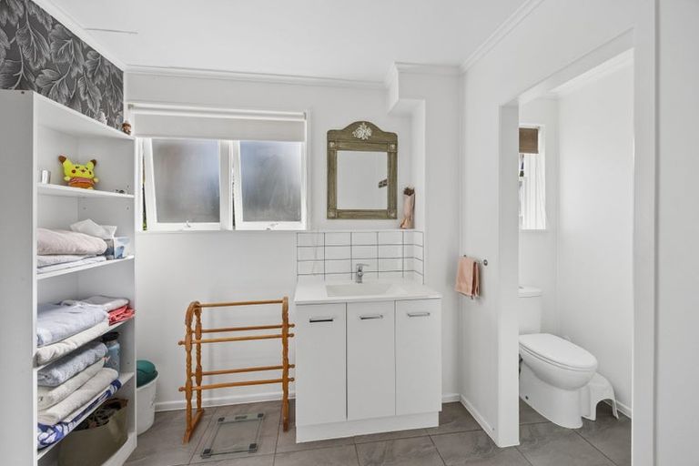 Photo of property in 34 Marlborough Avenue, Glenfield, Auckland, 0629