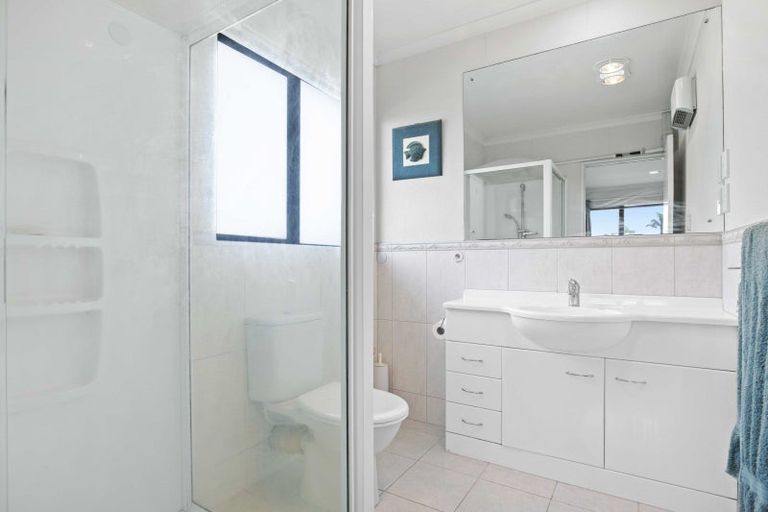 Photo of property in 9 Greta Banks Place, Wattle Downs, Auckland, 2103