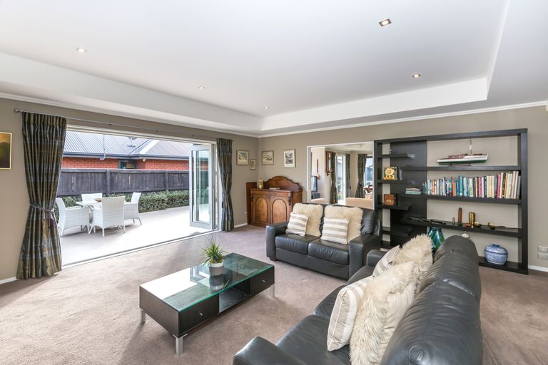 Photo of property in 12 Holbrook Way, Westmorland, Christchurch, 8025