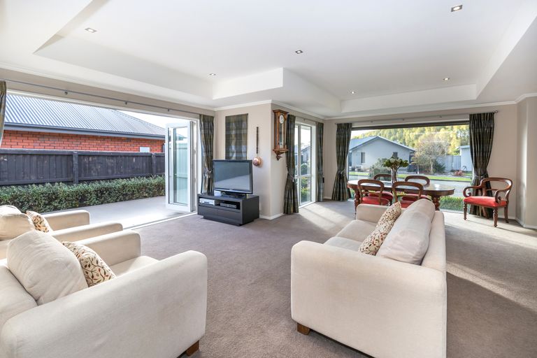 Photo of property in 12 Holbrook Way, Westmorland, Christchurch, 8025