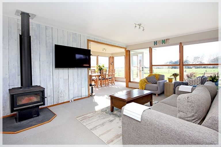 Photo of property in 132 Takapu Road, Manakau, Levin, 5573