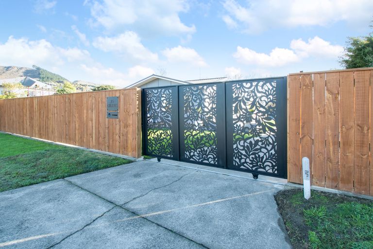 Photo of property in 15 Gillies Crescent, Waimarama, Havelock North, 4294