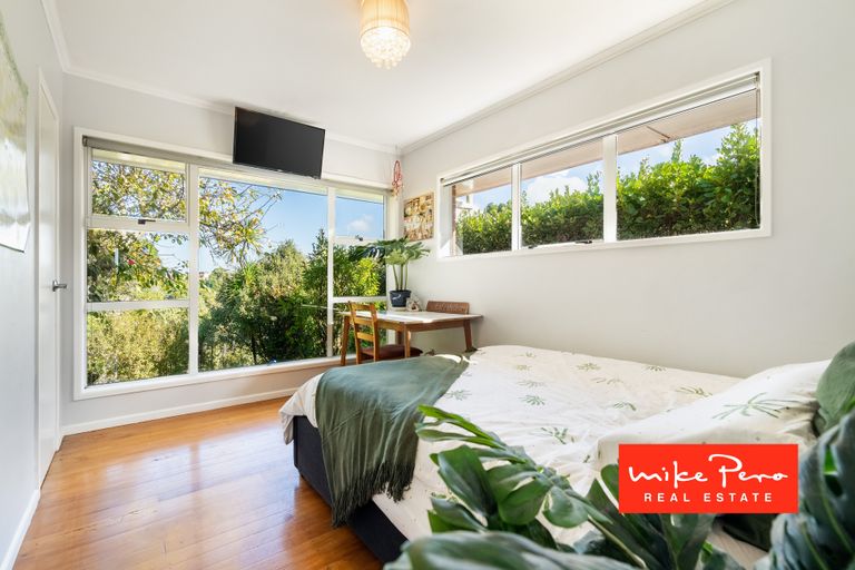 Photo of property in 24 Arama Avenue, Titirangi, Auckland, 0604