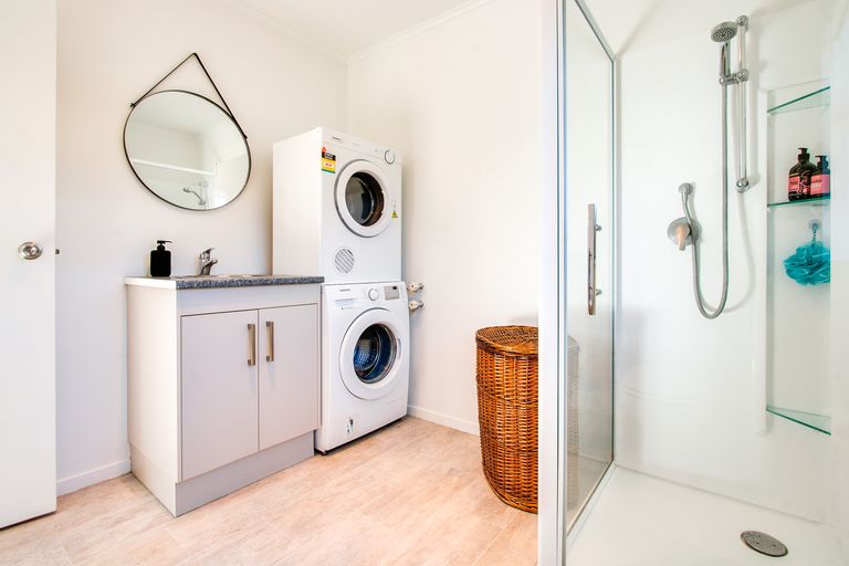 Photo of property in 15 Gillies Crescent, Waimarama, Havelock North, 4294