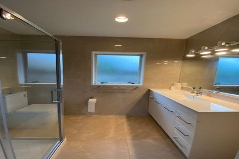 Photo of property in 14 Caldbeck Rise, Northpark, Auckland, 2013