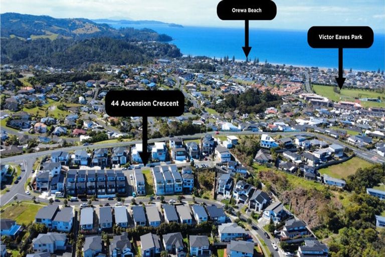 Photo of property in 44 Ascension Crescent, Orewa, 0931