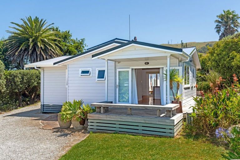 Photo of property in 4 Lysnar Street, Okitu, Gisborne, 4010