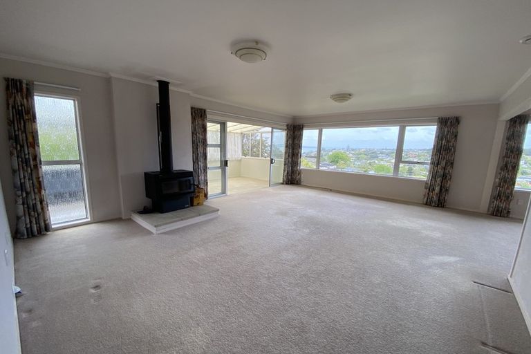 Photo of property in 23 Jellicoe Road, Murrays Bay, Auckland, 0630