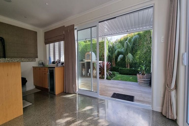 Photo of property in 24 Bevyn Street, Castor Bay, Auckland, 0620