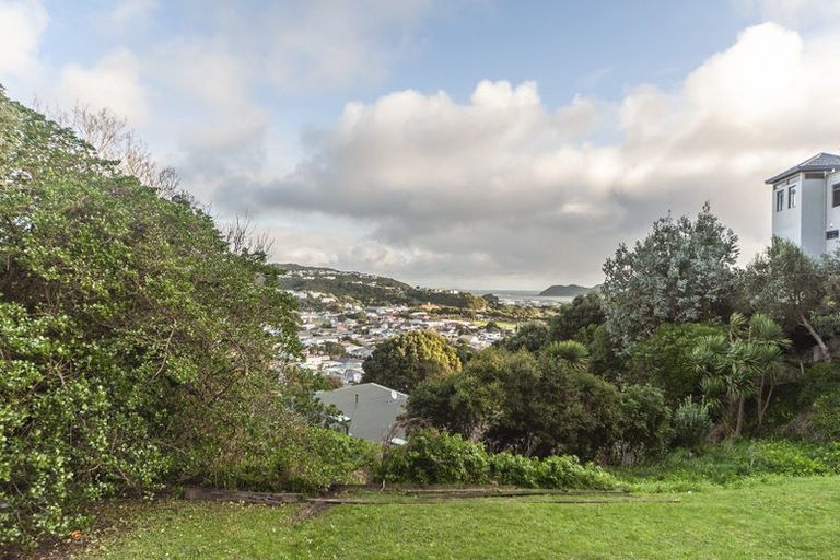 Photo of property in 196 Townsend Road, Miramar, Wellington, 6022