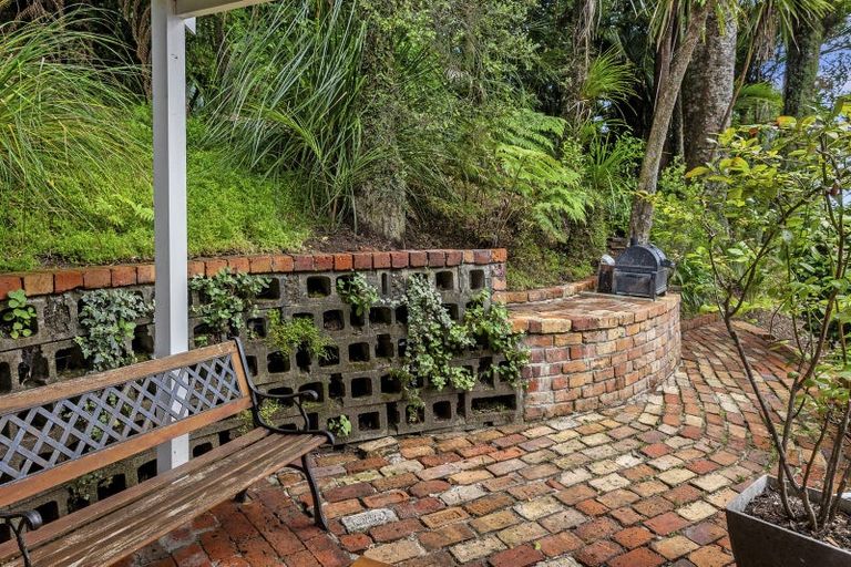 Photo of property in 74 Scenic Drive, Titirangi, Auckland, 0604