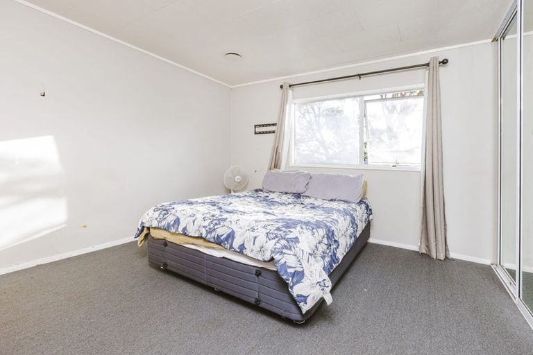 Photo of property in 1/6 Bundena Place, Clendon Park, Auckland, 2103