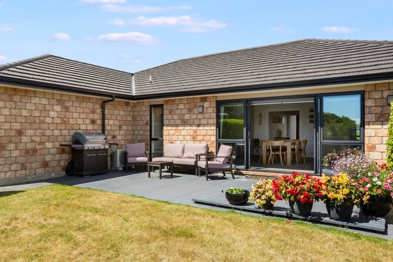 Photo of property in 14a Kaimai Place, Aotea, Porirua, 5024