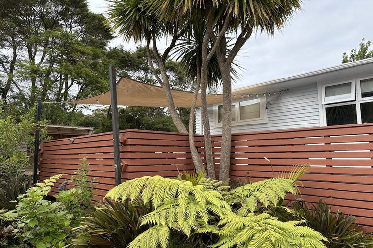 Photo of property in 30 Atkinson Road, Titirangi, Auckland, 0604