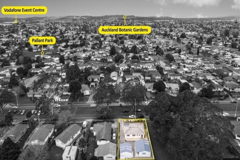 Photo of property in 367 Roscommon Road, Clendon Park, Auckland, 2103