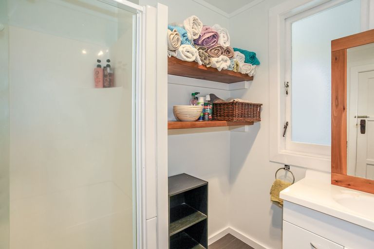 Photo of property in 18b Henderson Avenue, Tuakau, 2121