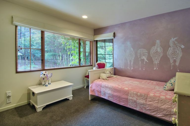 Photo of property in 53 Staincross Street, Green Bay, Auckland, 0604