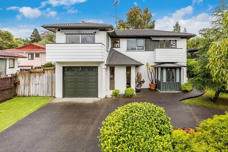 Photo of property in 25 Spinella Drive, Bayview, Auckland, 0629
