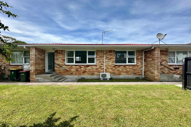 Photo of property in 2/236 Pakuranga Road, Pakuranga Heights, Auckland, 2010