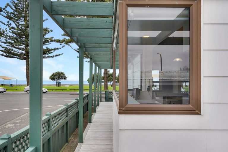Photo of property in 399 Marine Parade, Napier South, Napier, 4110
