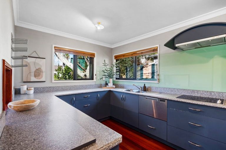 Photo of property in 6 Keirunga Road, Havelock North, 4130