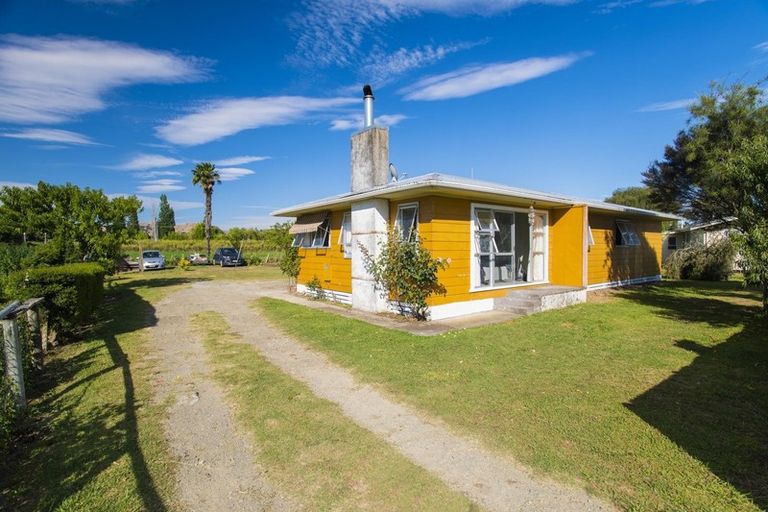 Photo of property in 18 Library Road, Te Karaka, 4022