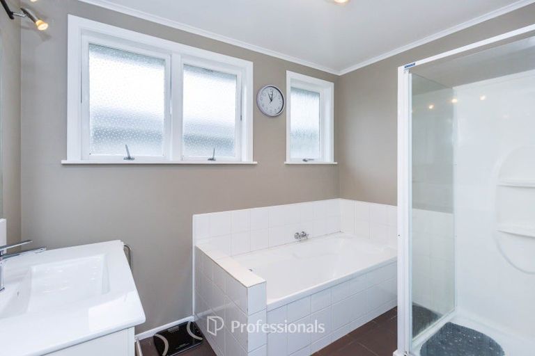 Photo of property in 26 Oregon Drive, Maoribank, Upper Hutt, 5018