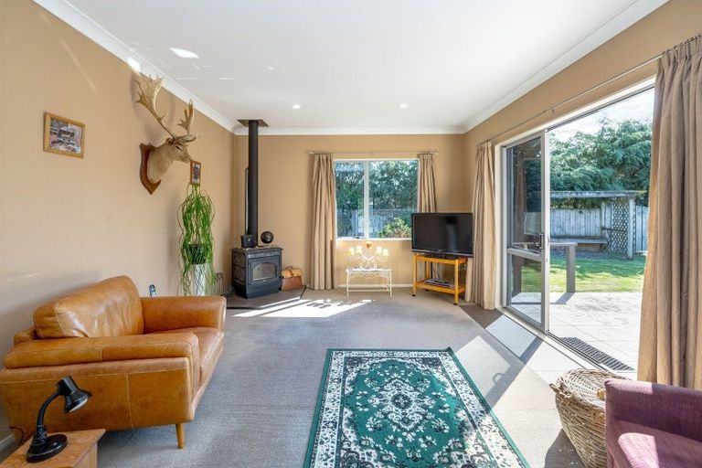 Photo of property in 5 Awhina Drive, Greytown, 5712