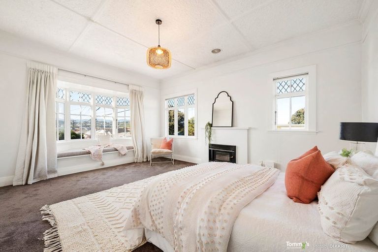 Photo of property in 24 Wha Street, Lyall Bay, Wellington, 6022