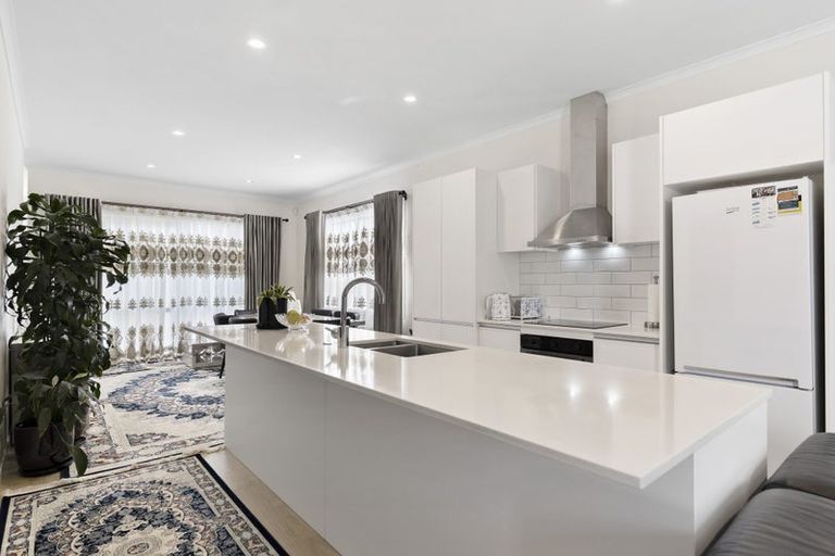 Photo of property in 10 Grey Warbler Road, Hobsonville, Auckland, 0616