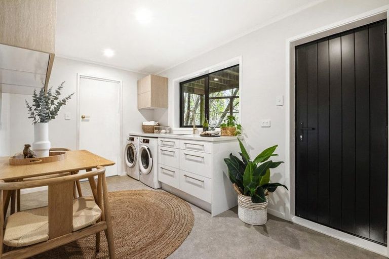 Photo of property in 5 Island Bay Road, Beach Haven, Auckland, 0626