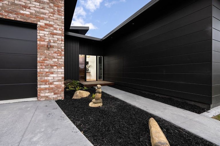 Photo of property in 3 Whakahaumako Road, Leamington, 3495