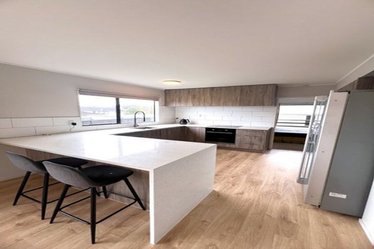 Photo of property in 50a Weldene Avenue, Glenfield, Auckland, 0629