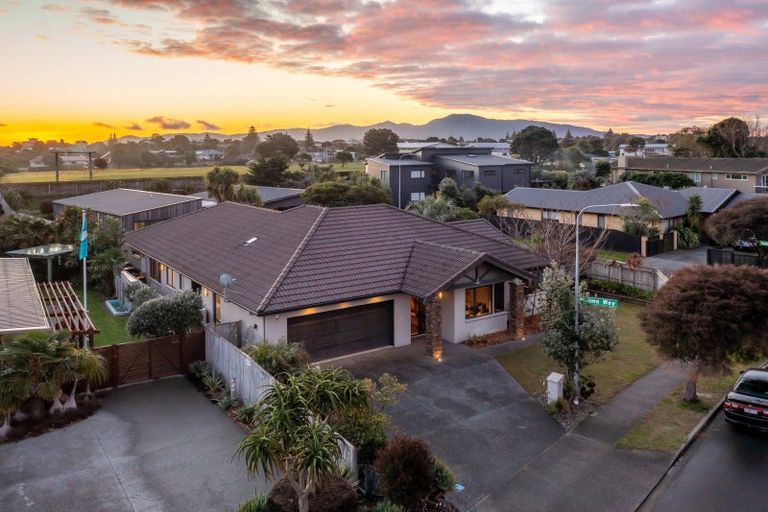 Photo of property in 71 Hillcrest Road, Raumati Beach, Paraparaumu, 5032