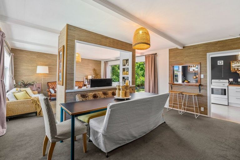 Photo of property in 16 Mahoe Street, Otaki Beach, Otaki, 5512