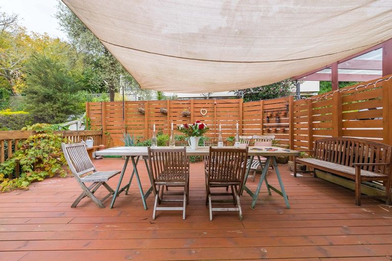 Photo of property in 201 Godley Road, Titirangi, Auckland, 0604