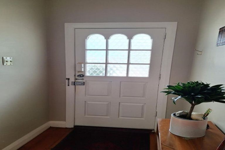 Photo of property in 8 Chamberlain Road, Karori, Wellington, 6012