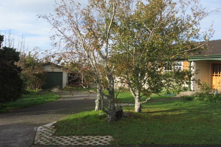 Photo of property in 21 Cascades Road, Pakuranga Heights, Auckland, 2010