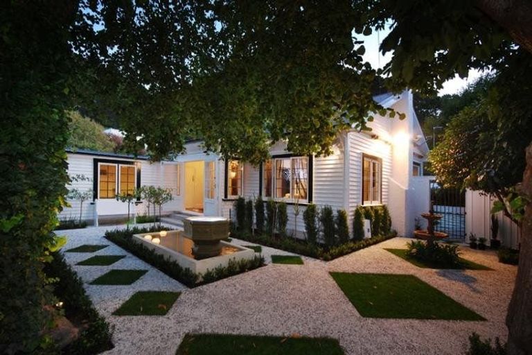 Photo of property in 18 Nikau Street, Eastbourne, Lower Hutt, 5013