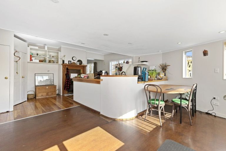 Photo of property in 5 Oxford Street, Fairfield, Hamilton, 3214